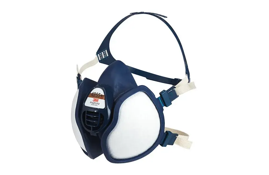 3M halvmask M4255 med inbyggt A2P3-filter, underhållsfri och färdig att använda